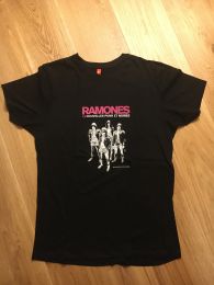 T-shirt RAMONES : 18 nouvelles punk et noires [DISTRO]